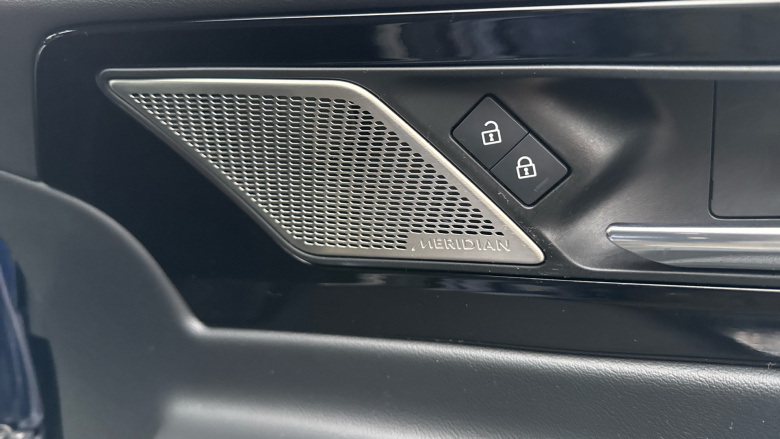 Jaguar XE 2.0 D200 R-Dynamic SE Black 4dr Auto Diesel Saloon